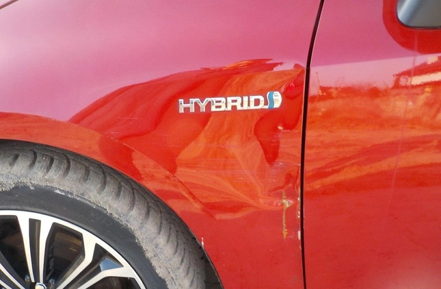 Toyota Corolla cena 53900 przebieg: 61256, rok produkcji 2019 z Pabianice małe 667
